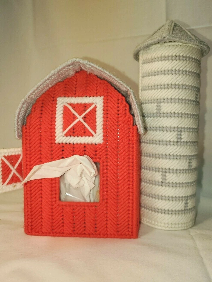 Hecho a mano ROJO GRANERO Y SILO Lona Plástica CUBIERTA CAJA DE PAÑUELOS Hilo Caballo Banco Retro Foto 4 de 4