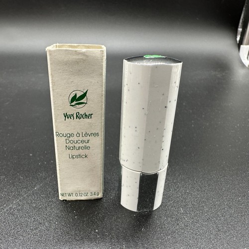 Lápiz labial Yves Rocher suavidad natural Baie Sauvage Wild Berry 68071 Francia .12 oz - Imagen 4 de 9