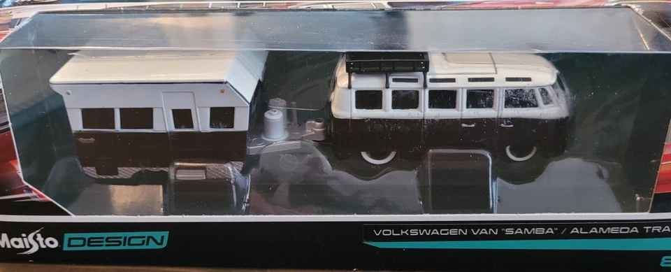Remolque Volkswagan Van Samba y Alameda Maisto Design 1:64 Tow & Go - negro/blanco Foto 2 de 4