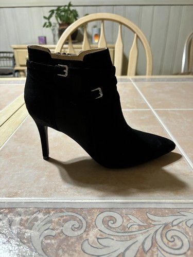 UNISA “TARRIE” BLACK SUEDE BOOTIE/ SZ 7/ BRAND NEW/GREAT PRICE!!!!!! - Picture 1 of 8
