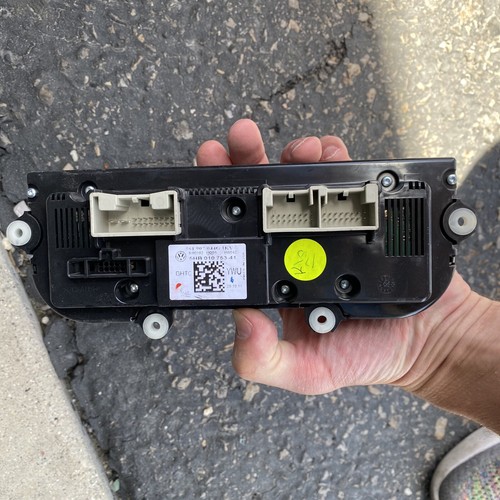 12-15 VW Passat OEM Temperature Control P/N 561 907 044G IKY - Picture 2 of 3