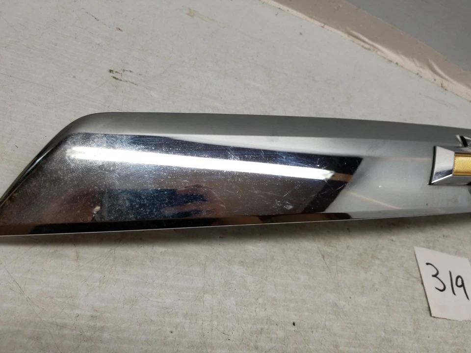 Chevy Equinox 2010-2016 10 11 12 13 14 15 16 Liftgate Lid Trim  Applique OEM Foto 2 de 4