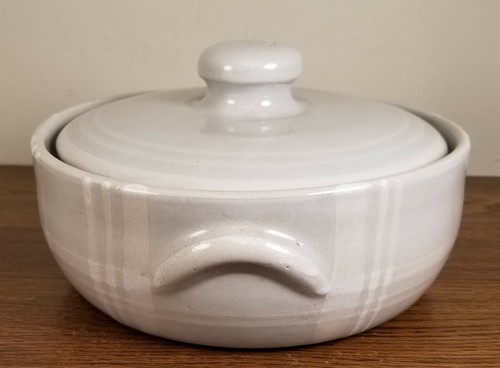 Cazuela Louisville de gres gris claro con patrón a cuadros de 2 cuartos con tapa - Imagen 2 de 12
