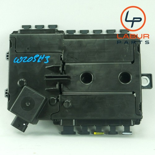 W205 15-19 Mercedes C GLC Class Power Distribution Fuse Box K119 - Picture 1 of 6