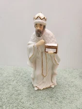 Galleria White Porcelain Nativity Christmas Replacement King/Magi With Myrrh