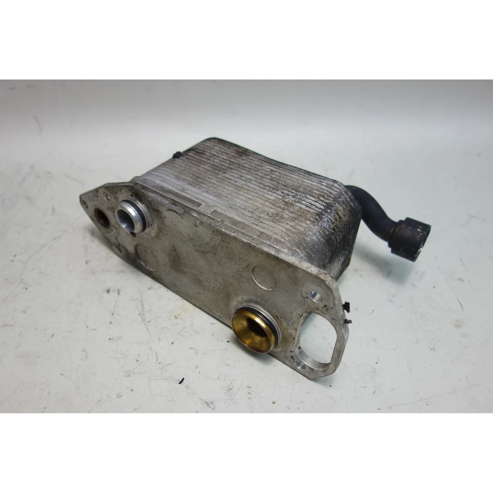 Поврежденный теплообменник масляного охладителя двигателя BMW S62 5,0 л M5 Z8 ///M 2000-2003 от оригинального производителя - Изображение 4 из 4