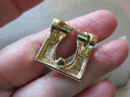 PRETTY VINTAGE BRUSHED GOLD TONE LETTER U OR N FOB SLIDER CHARM PENDANT BRACELET - Picture 2 of 3