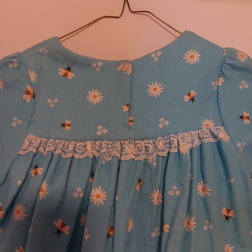 Girl's Pajamas size 4, Handmade by Grandma Jan - bees and daisies - Picture 3 of 5