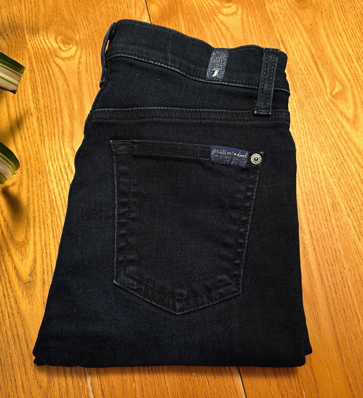 Womens 7 FOR ALL MANKIND High Waist Ankle Gwenevere JEANS Size 25 X 27 EUC