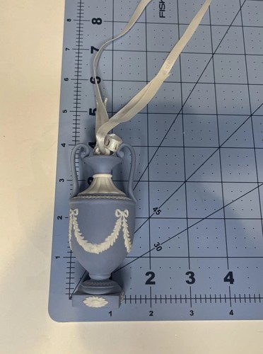 Wedgwood iconico vaso urna bianco blu ornamento con scatola - Foto 8 di 11