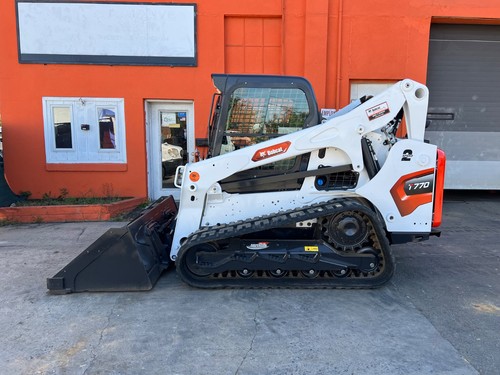 2024 BOBCAT T770 AC/HEAT RADIO HIGH FLOW 2 SPEED, 0NLY 358 HOURS - Picture 2 of 23