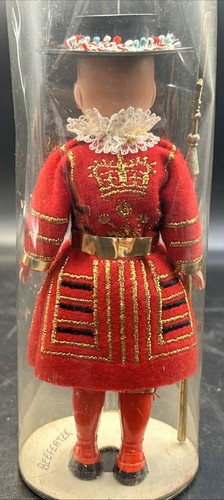 Lote De 5 Muñecas De Recuerdo De Colección, (Kathi) (Busby Blanco) (Beefeater) Y Más - Imagen 13 de 17