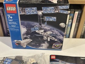 Lego 7467 Discovery International Space Station Complete Set w/ Box & Manual