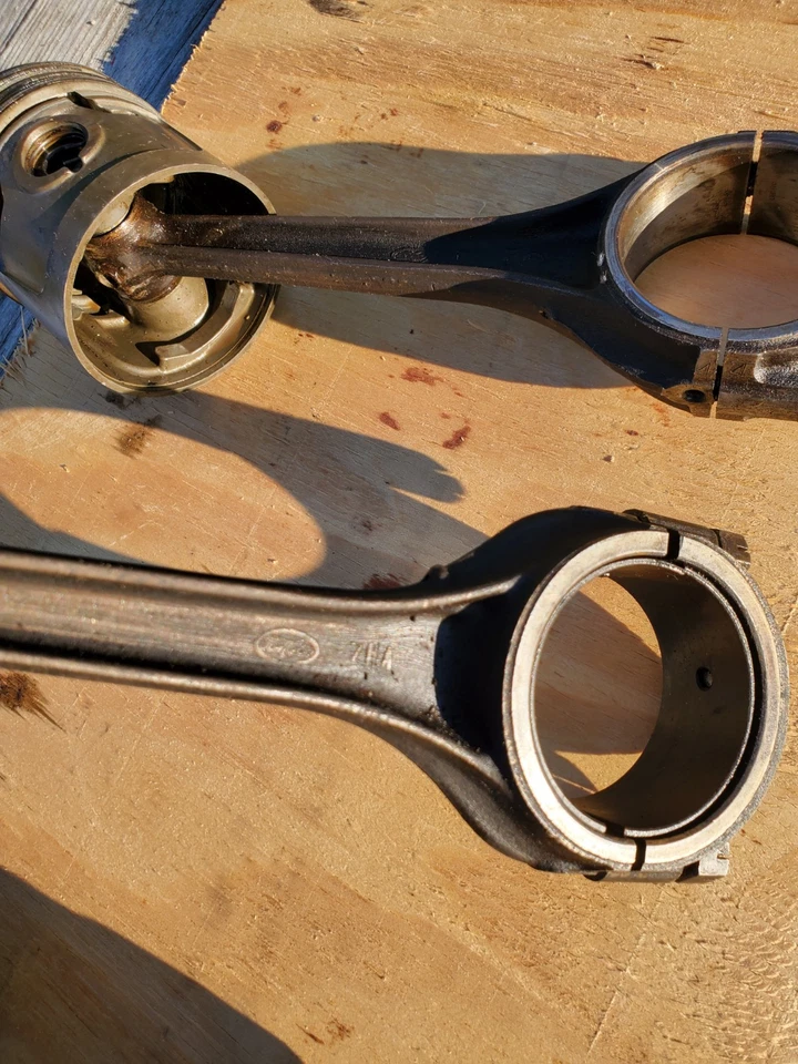 Pistones y varillas originales Ford 1947-1951 cabeza plana 6 cilindros F1 F2 F3 Foto 4 de 4