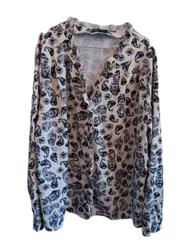 Blusa Bloom Chic, Mujer Talla Grande 20 2XL, Paisley Crema Negro Volantes Atemporal - Imagen 1 de 9