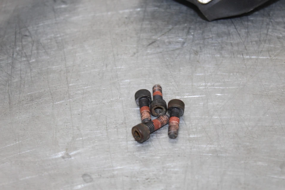 Soporte de montaje de tanque de combustible OEM para YAMAHA YZFR6 R6 YZF-R6 2006-2016 Foto 2 de 4