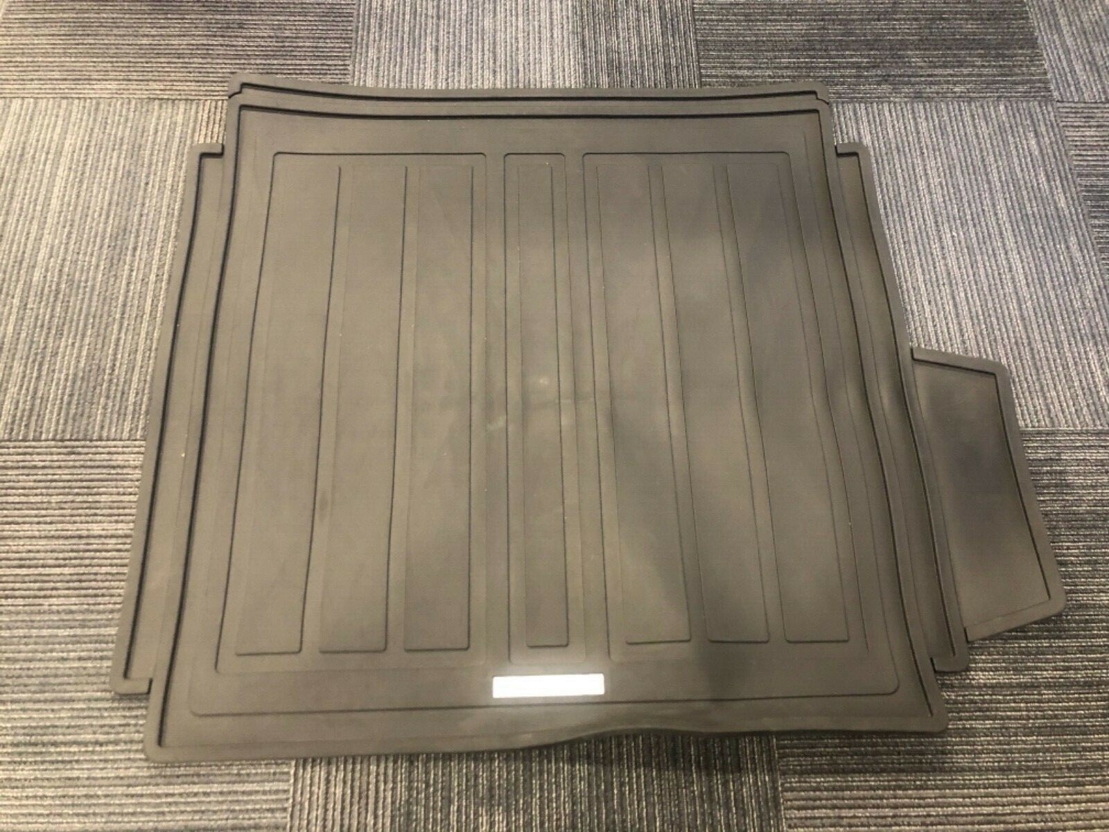 2013-2021 Range Rover HSE L405 Rubber Cargo Mat Black Genuine OEM 2013-2021 Range Rover HSE L405 Rubber Cargo Mat Black Genuine OEM