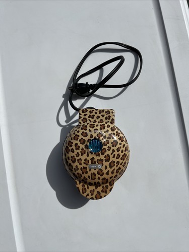 DASH Mini Maker Waffle - Leopard Print Design DMW100LP 120v - 350W - Picture 6 of 6
