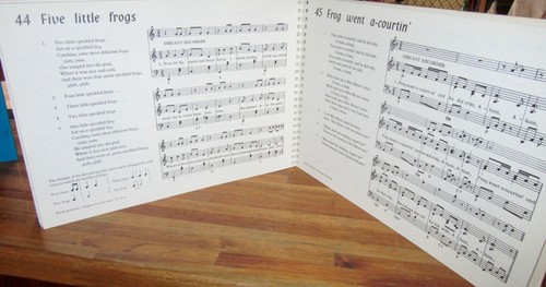 Canciones para niños de Apusskidu ~ Beatrice Harrop. Guitarra grande PiAnO sc en MELB - Imagen 12 de 12