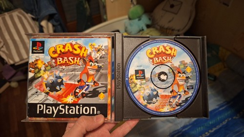 CRASH BASH PS1 PAL ITA ๐ฎ๐น PRIMA STAMPA BLACK LABEL COMPLETO - Foto 2 di 4