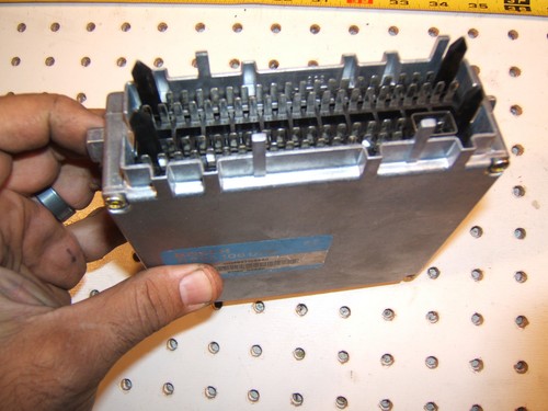 Mercedes 1993 R129 SL500 BOSCH under hood ASR ECU 0135453932 OEM 1 Computer - Picture 14 of 19