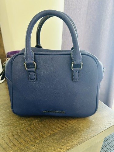 Authentic Armani Exchange Genuine Leather Crossbody Bag - Picture 2 of 5