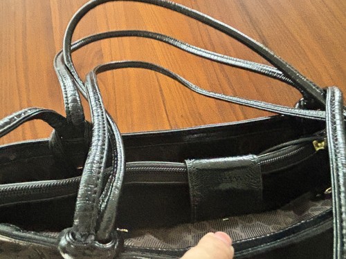 Ladies Signature 'O' Black Oroton  Leather Handbag - Picture 4 of 5