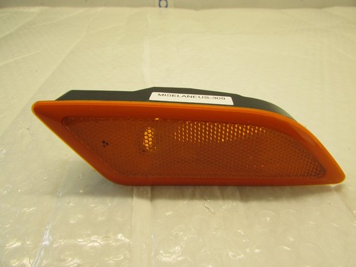2012-2014 MERCEDES-BENZ C350 C300 W204 FRONT RIGHT BUMPER SIDE MARKER LIGHT OEM - Picture 1 of 7