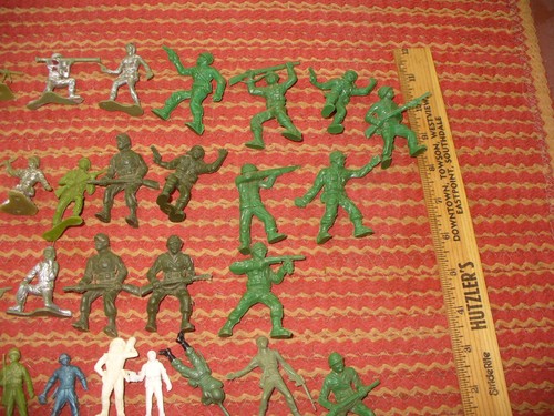 Vintage Mixed U.S. Army Others Toy Playset Soldiers 60 plus 2 Marx - Picture 2 of 9