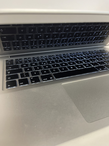 Apple MacBook Air 13,3 Zoll 2017 (1.8 GHz CPU, 8GB RAM, 128GB SSD) - Silber - Bild 6 von 15