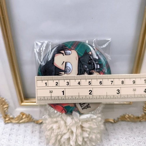 Botón Insignia Lata Animada Attack On Titan Navidad Levi Ackerman AOT Anime JP - Imagen 8 de 8