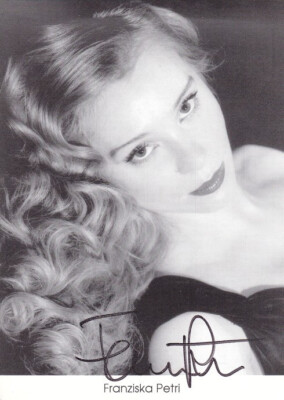 Autograph Actor | Franziska PETRI | 2000s (Portrait B&W)