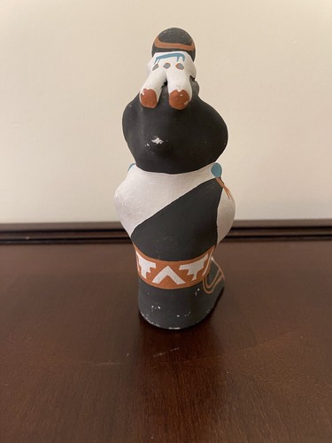 Native American Pottery Storyteller doll signed D. Sando Jemez - Picture 7 of 10