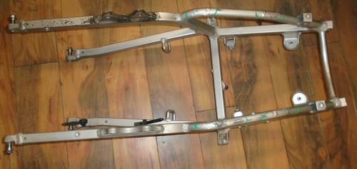 2000 SUZUKI GSXR 750 REAR TAIL SUB FRAME - Picture 8 of 12