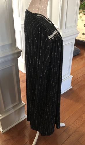 Secret Treasures Soft Black Velour Granny Nightgown Women’s Large - Picture 6 of 7