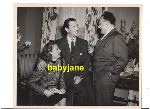 BARBARA STANWYCK ROBERT TAYLOR ORIG 8X10 PHOTO 1950 PARTY AT ESSEX HOUSE #2