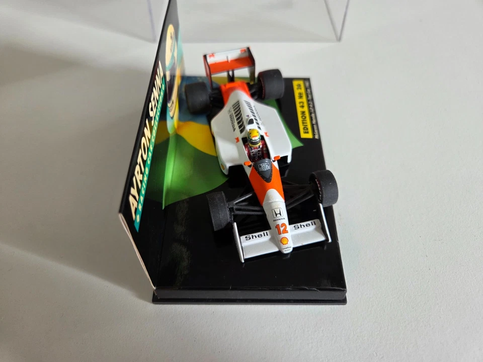 Minichamps 1/43 McLaren Honda Mp 4/4 A. Senna - Campione del Mondo 1988 - 540... - Immagine 2 di 4
