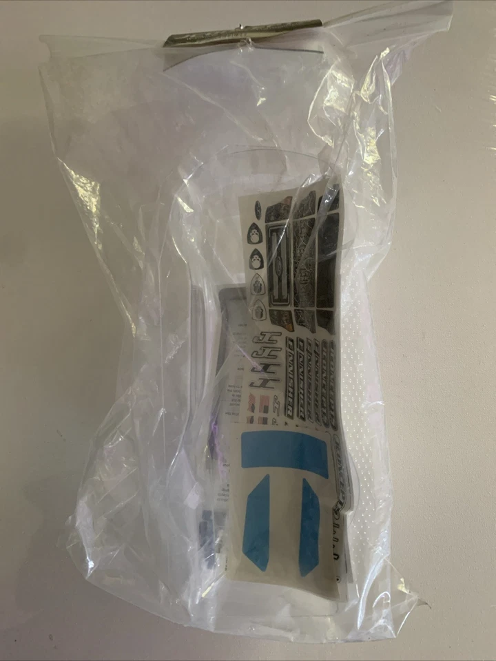 JConcepts Finnisher - Mini-T 2.0 Clear Body Fits Losi Minit-T 2.0 0420 NEW - Image 4 of 4