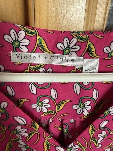 Stylized floral Patterned Sleeveless Blouse Size L By violet And claire - Picture 2 of 7