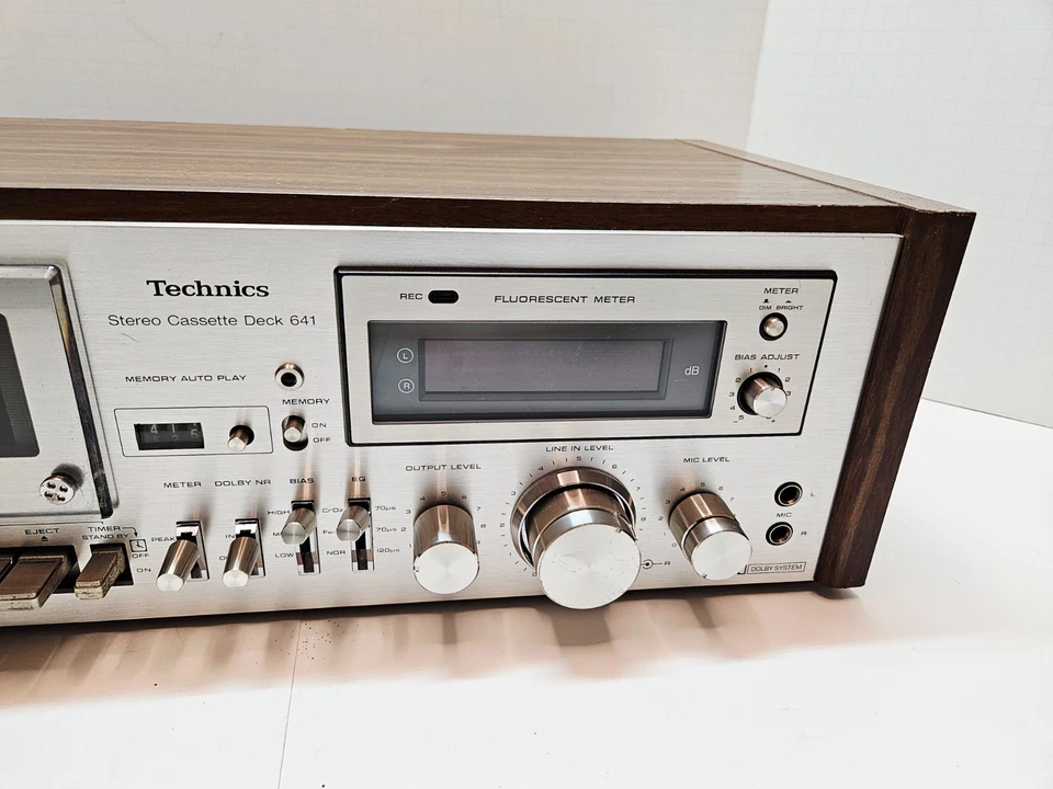 Reproductor de casete estéreo vintage Technics RS-641 estuche de madera y medidor probado 641 Foto 3 de 4