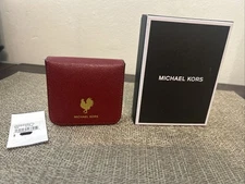 AUTHENTIC MICHAEL KORS POCKET COIN CASE WINE W/HEN ON FRONT & MK LOGO-RARE. NEW