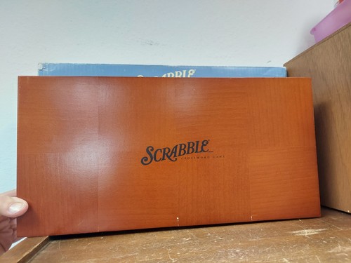 Michael Graves Design Scrabble Crossword Game COMPLETE Vtg 2003 Orig Box VGUC - Picture 2 of 24