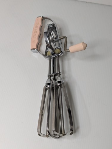 Vintage Maynard 1950s Pink Handle Speed Hand Egg Beater Mixer Kitchen - Picture 11 of 11