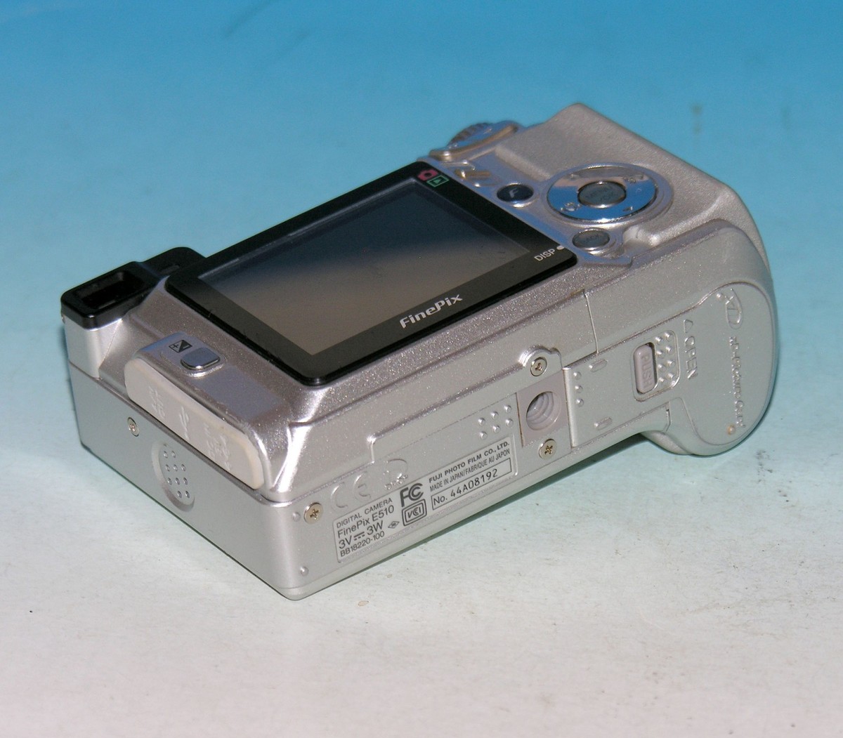 Fujifilm FinePix E510 デジタルカメラ【単三乾電池稼働品】 Fujifilm FinePix E510 5.2-megapixel digital camera at Crutchfield