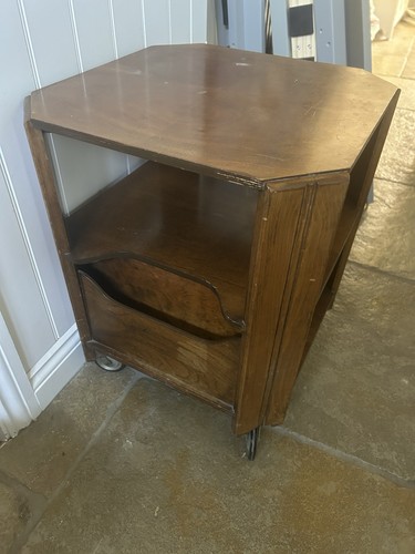 Art Deco Octagonal Walnut Veneer Book Table C 1935 - Picture 4 of 10