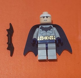 Lego DC Super Heroes Minifigure Batman w/Batarang RARE 7786 7787 BAT022
