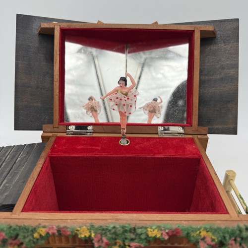 ๐ถ Vintage Wooden Cottage Music Jewelry Box ๐ Ballerina Dancer 2 Drawers ๐ธ - Picture 16 of 22