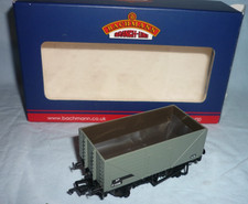 BACHMANN OO GAUGE BRITISH RAIL 13 Ton  8 PLANK OPEN WAGON P111136 37-158C BOXED