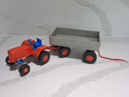 Herbart Vintage Kunststoff Traktor & Anhänger Spielzeugtraktor schneller Versand  - Bild 1 von 17