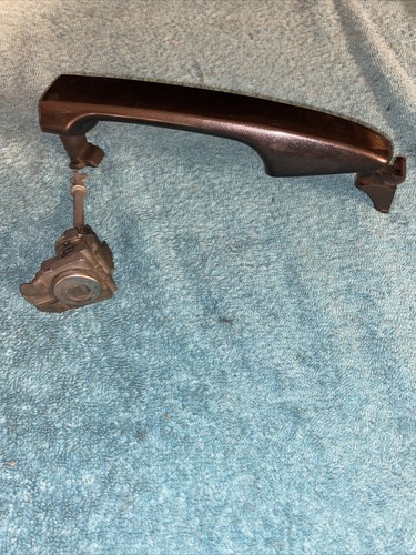 2011 Scion tC OEM D/S Exterior Door Handle (Gray) W/Lock But No Key-Used - Picture 8 of 13